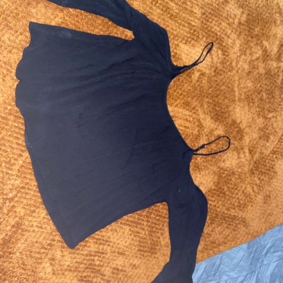 Off should black top - Picture 3 of 3